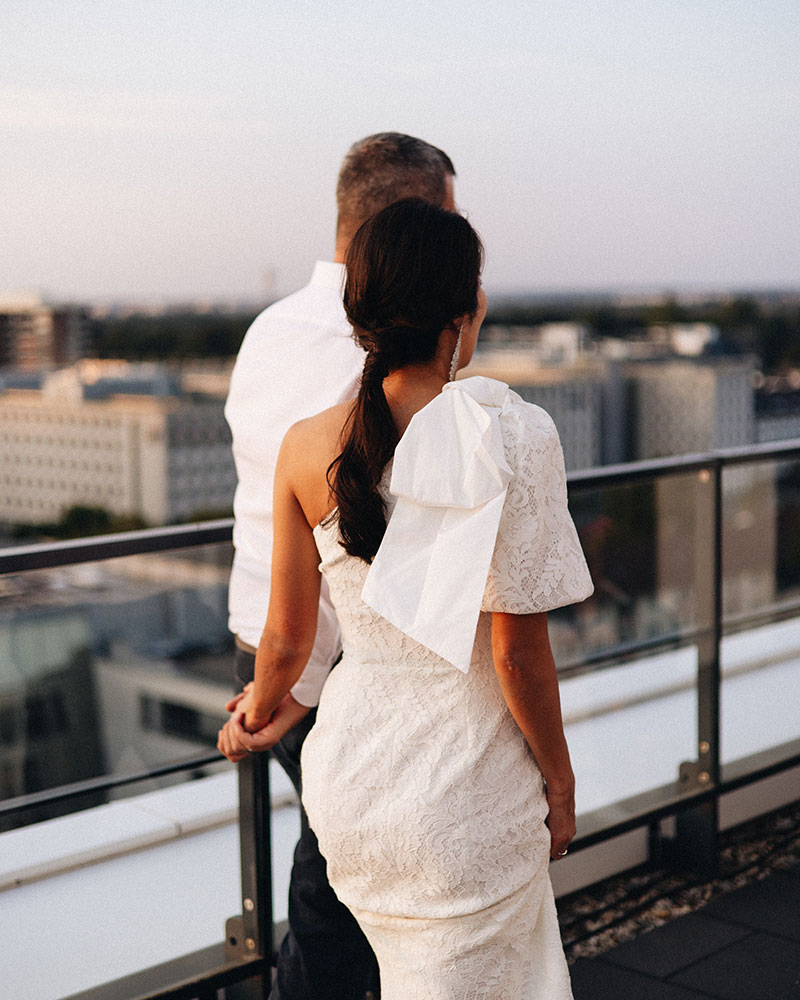 Haltet Hochzeitskarten bei einer modernen Hochzeit clean.